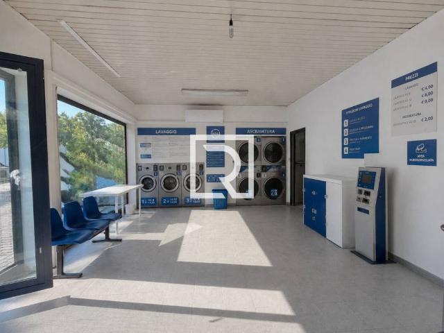 Locale Commerciale in affitto a Vicoli, Ravenna