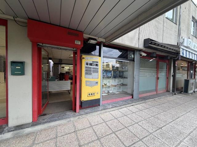 Locale Commerciale in affitto a San Biagio, Ravenna
