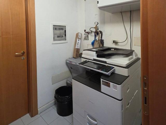 Locale Commerciale in affitto a Ravenna, Reggio Emilia