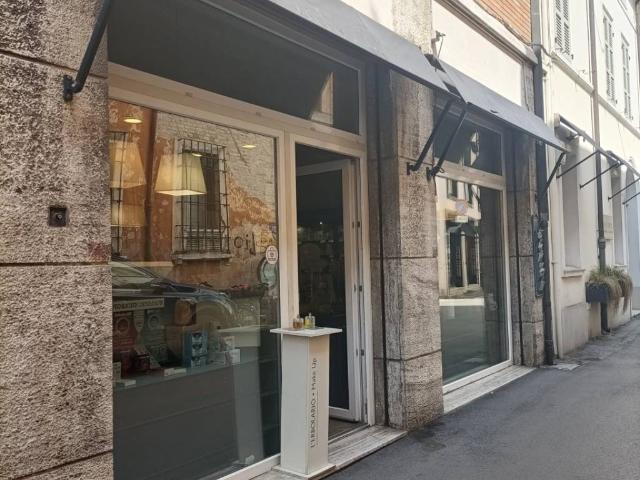 Locale Commerciale in affitto a Corso Nord, Ravenna