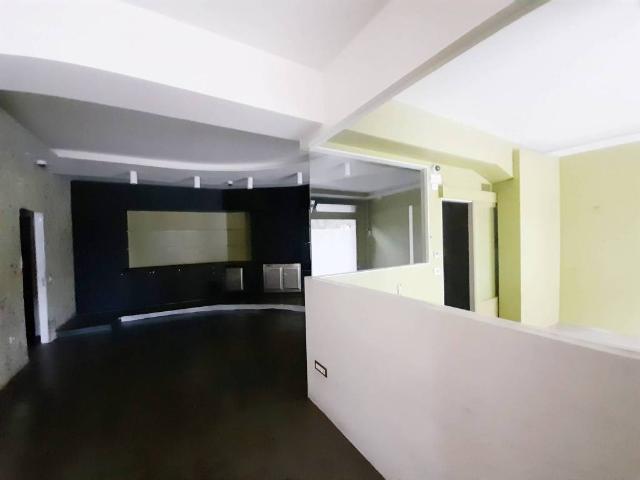 Locale Commerciale in affitto a San Biagio, Ravenna