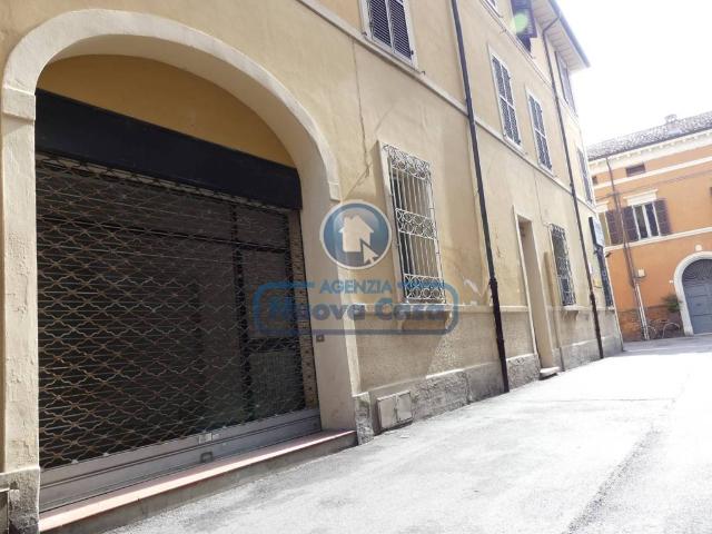 Locale Commerciale in affitto a Corso Nord, Ravenna