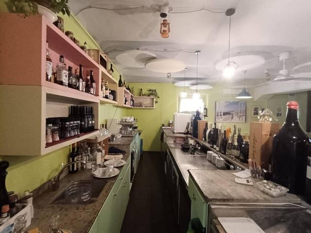 Locale Commerciale in affitto a Piemonte, Asti