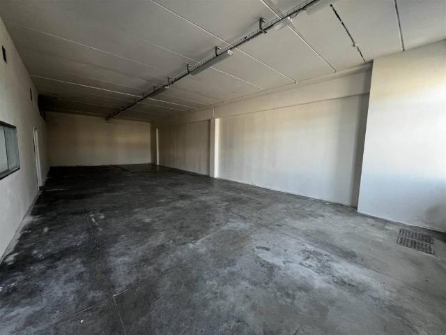 Locale Commerciale in affitto a Unione di Comuni Valdarno e Valdisieve, Reggello