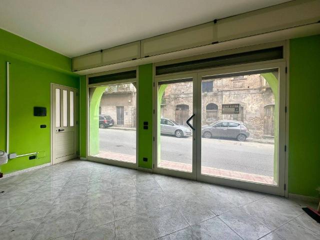 Locale Commerciale in affitto a Archi, Calabria