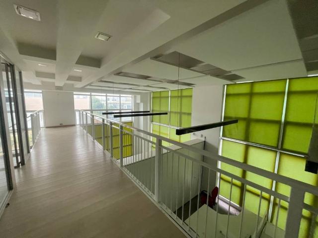 Locale Commerciale in affitto a Cella, Re