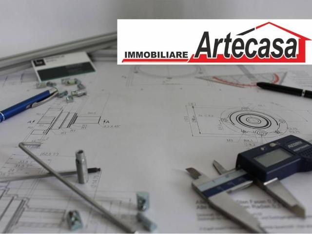 Locale Commerciale in affitto a Mancasale, Re