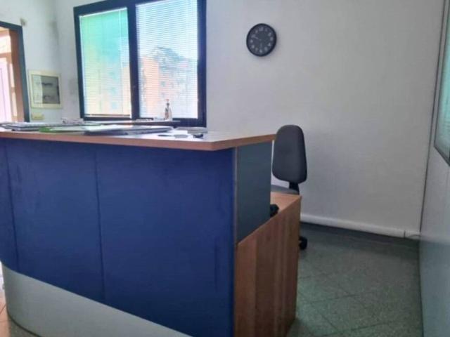 Locale Commerciale in affitto a Carrozzone-Betonica, Re