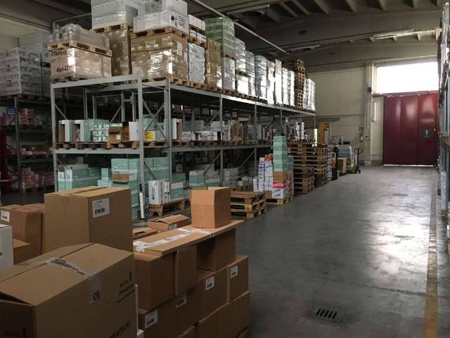 Locale Commerciale in affitto a Buco del Signore, Re