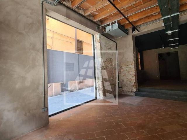 Locale Commerciale in affitto a Santo Stefano città, Re