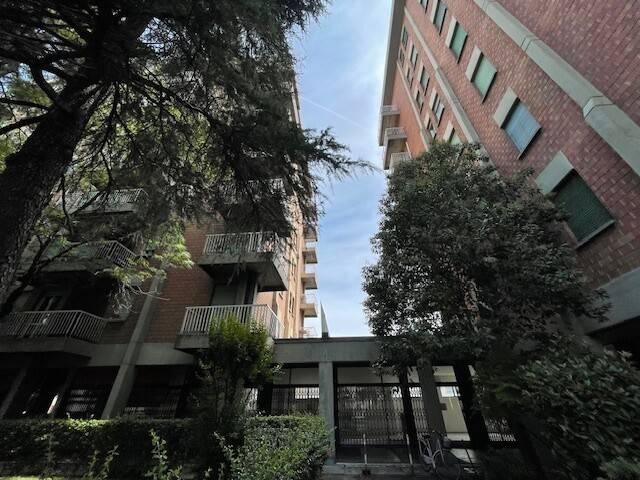 Locale Commerciale in affitto a Gardenia, Re