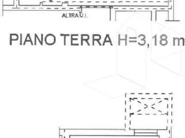 Locale Commerciale in affitto a Cavazzoli, Re