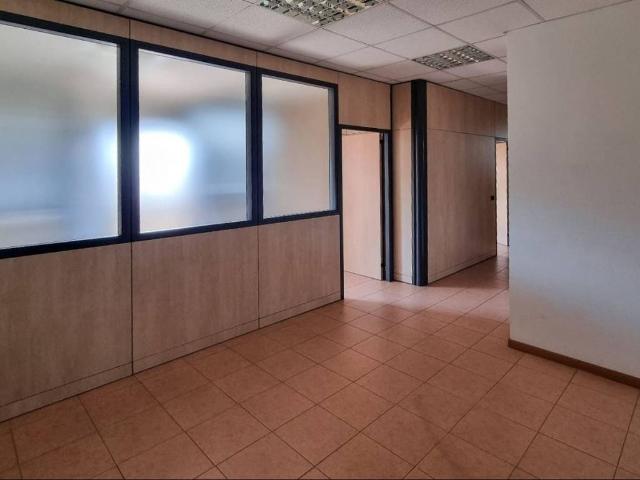 Locale Commerciale in affitto a San Paolo Tribunale, Re