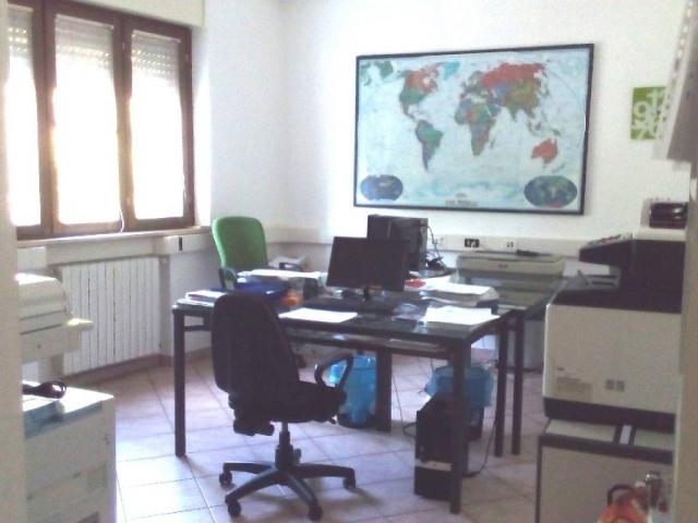 Locale Commerciale in vendita a San Zenone esterna, Re