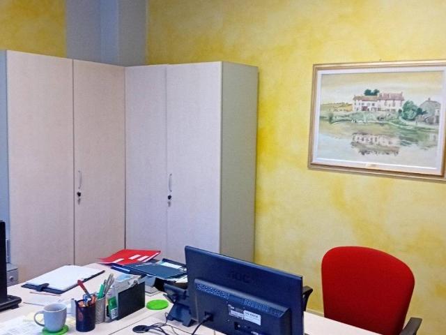 Locale Commerciale in vendita a San Zenone esterna, Re