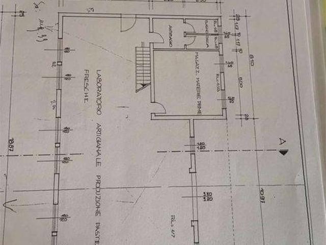 Locale Commerciale in affitto a Pieve Modolena, Re