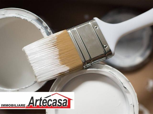 Locale Commerciale in affitto a Re, Reggio Emilia