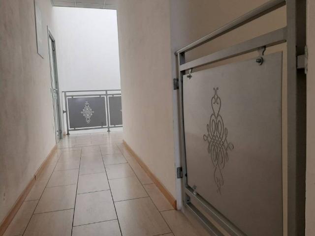Locale Commerciale in affitto a Cavazzoli, Re