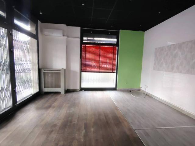 Locale Commerciale in affitto a Rosta Nuova, Re