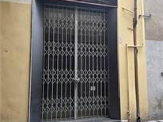 Locale Commerciale in affitto a San Prospero città, Re