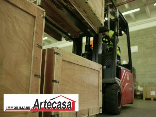 Locale Commerciale in affitto a Cavazzoli, Re