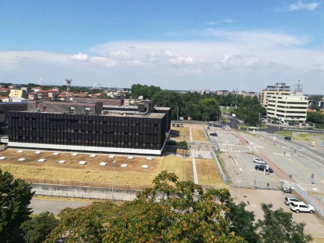 Locale Commerciale in affitto a San Paolo Tribunale, Re