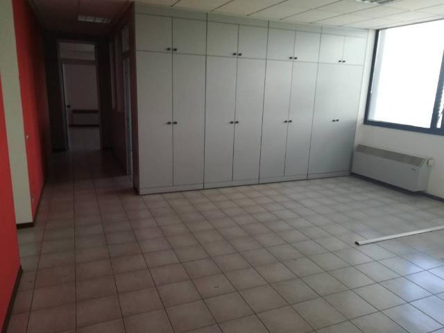 Locale Commerciale in affitto a San Paolo Tribunale, Re