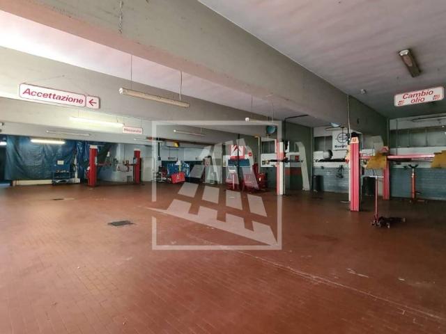Locale Commerciale in affitto a Carrozzone-Betonica, Re