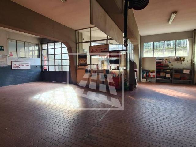 Locale Commerciale in affitto a Carrozzone-Betonica, Re