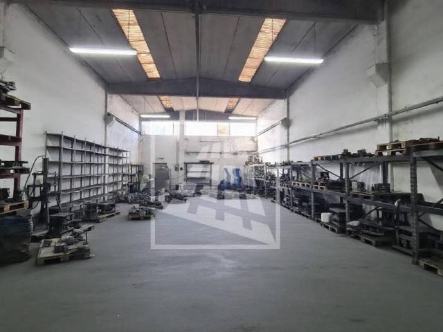 Locale Commerciale in affitto a Pratofontana, Re