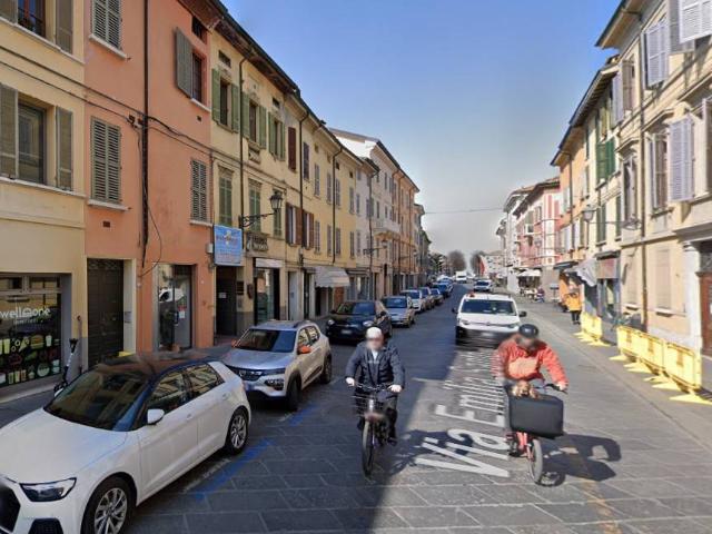 Locale Commerciale in affitto a Santo Stefano città, Re