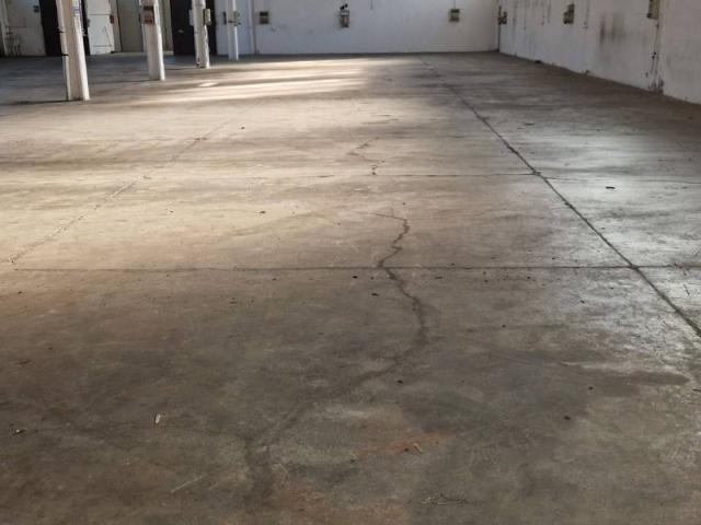 Locale Commerciale in affitto a Mancasale, Re