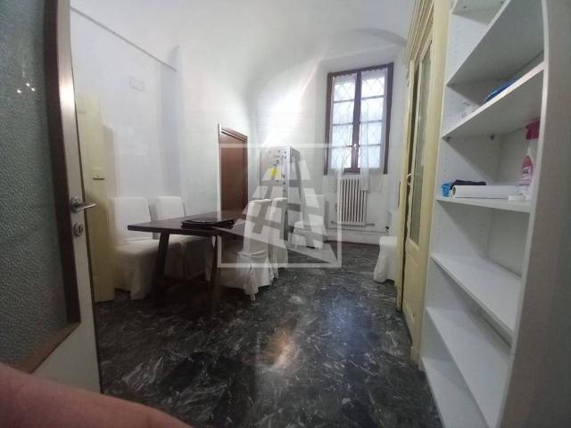 Locale Commerciale in affitto a Santo Stefano città, Re