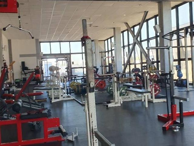 Locale Commerciale in affitto a San Prospero Strinati, Re