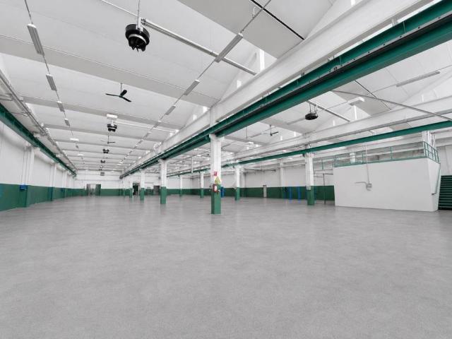 Locale Commerciale in affitto a Mancasale, Re