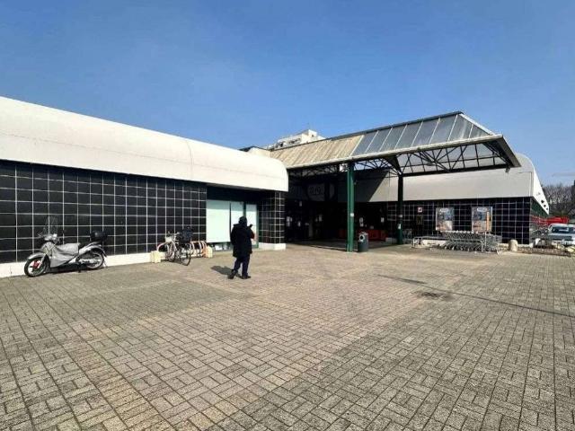 Locale Commerciale in affitto a Buco del Signore, Re
