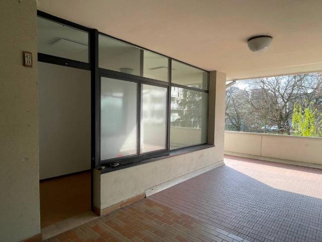 Locale Commerciale in affitto a Bell'Albero-Premuda, Re