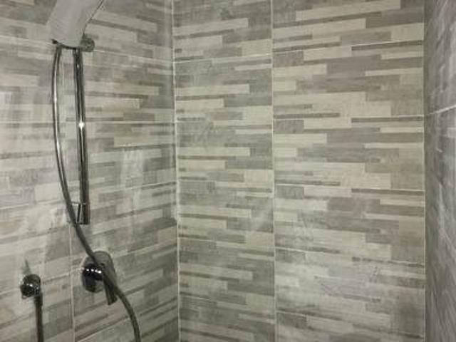 Locale Commerciale in affitto a Bassa Reggiana, Re