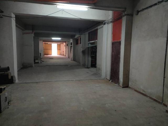 Locale Commerciale in affitto a Calabria, Cosenza