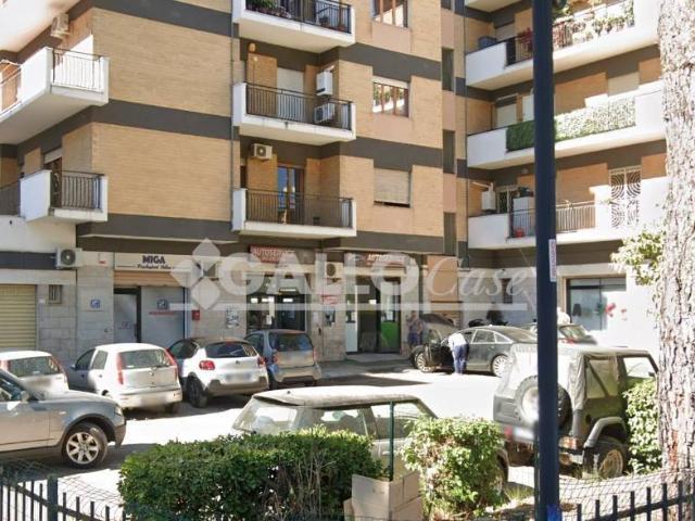 Locale Commerciale in vendita a Calabria, Cosenza