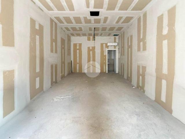 Locale Commerciale in affitto a Treponti, Rezzato