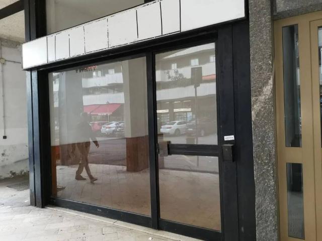 Locale Commerciale in affitto a Lucernate, Rho