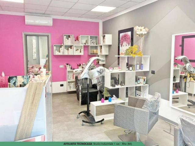 Locale Commerciale in affitto a Lucernate, Rho