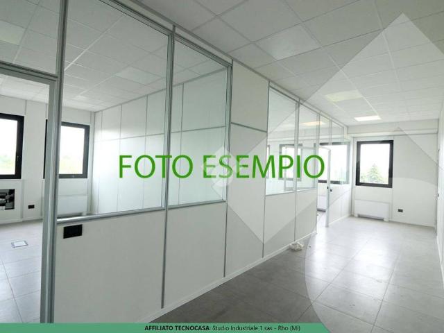 Locale Commerciale in affitto a Rho, Lombardia