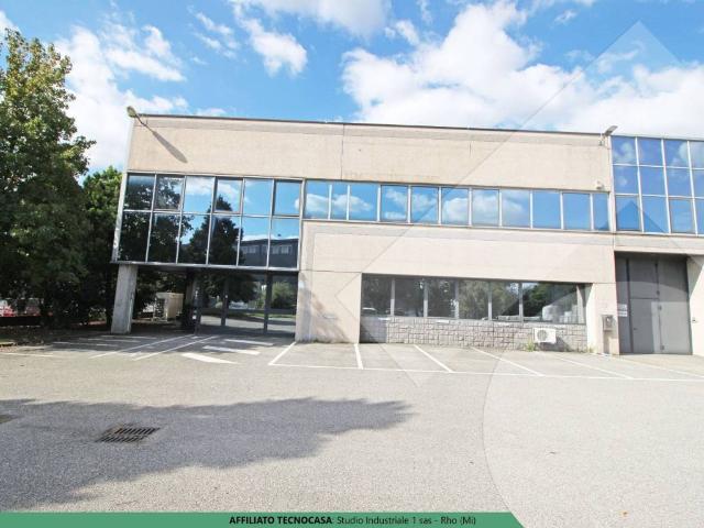 Locale Commerciale in affitto a Rho, Lombardia