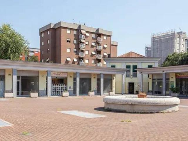 Locale Commerciale in affitto a Castellazzo, Rho