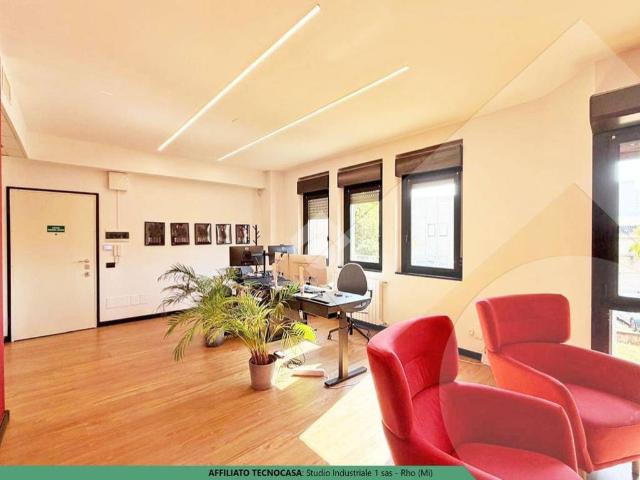 Locale Commerciale in affitto a Rho, Lombardia