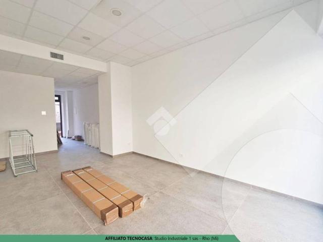 Locale Commerciale in affitto a San Giovanni, Rho