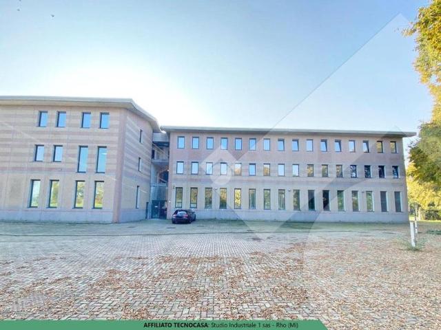 Locale Commerciale in affitto a Rho, Lombardia