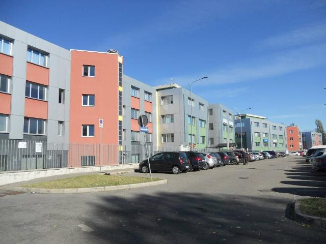 Locale Commerciale in affitto a Rho, Lombardia